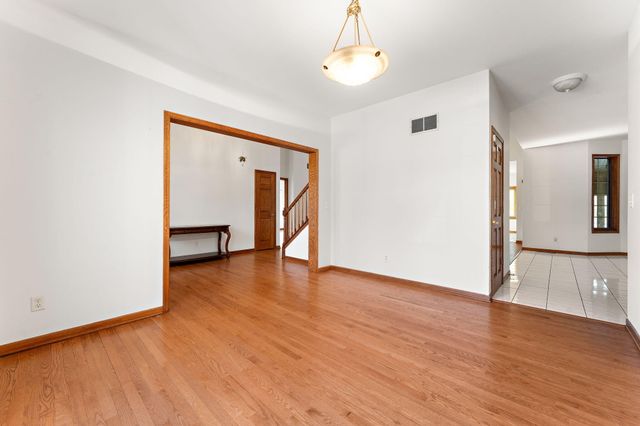 148 Timber Point Court, Valparaiso, IN 46385