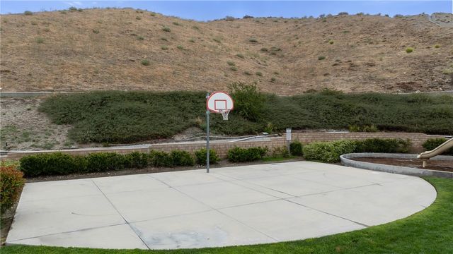 28024 Catherine, Canyon Country, CA 91351