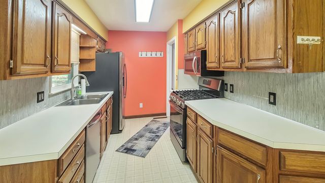 230 S Elms Road, Flushing, MI 48433