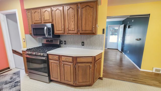 230 S Elms Road, Flushing, MI 48433