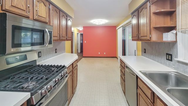 230 S Elms Road, Flushing, MI 48433