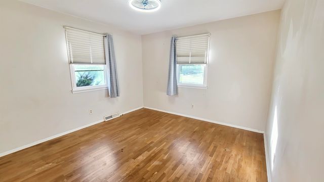 230 S Elms Road, Flushing, MI 48433