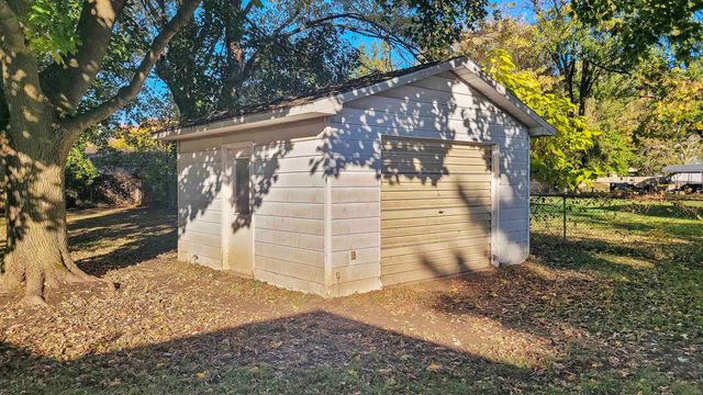 230 S Elms Road, Flushing, MI 48433