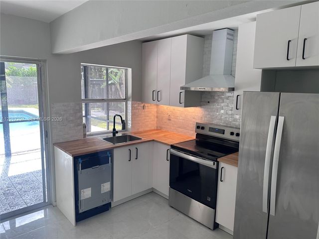 200 SE 19th St, Fort Lauderdale, FL 33316