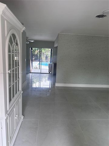 200 SE 19th St, Fort Lauderdale, FL 33316