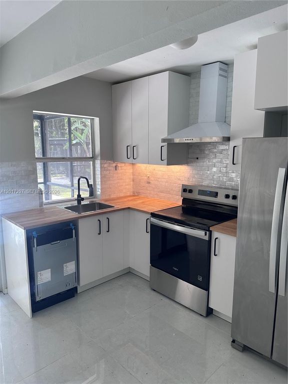 200 SE 19th St, Fort Lauderdale, FL 33316