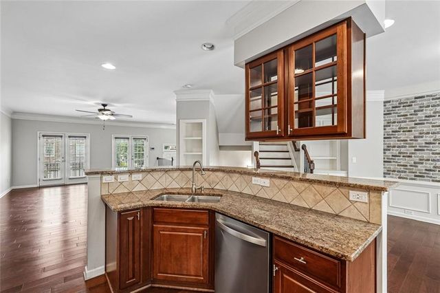 1005 Manchester Way, Roswell, GA 30075