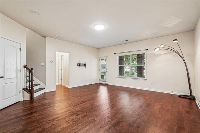 1005 Manchester Way, Roswell, GA 30075