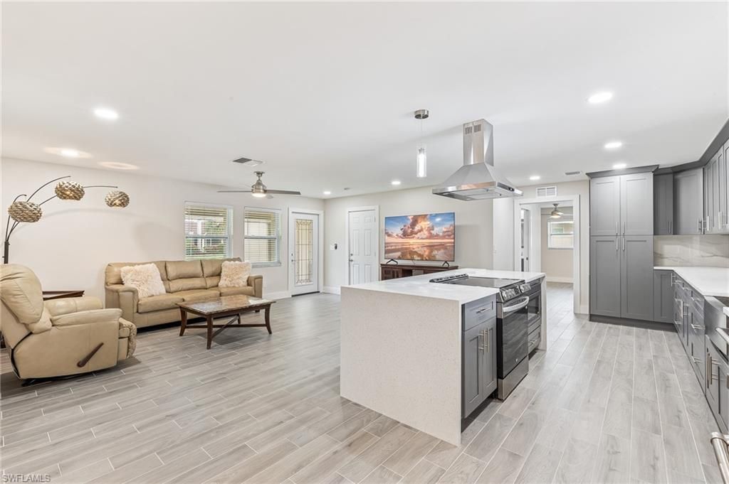 Image 13 of property listing at 5031 Pelican BLVD, Cape Coral, FL 33914