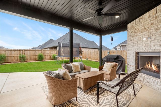 1380 Heart Street, Centerton, AR 72719