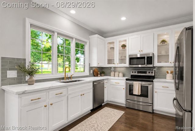54937 Winter Court, Shelby Twp, MI 48316