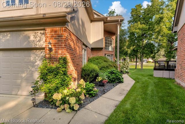 54937 Winter Court, Shelby Twp, MI 48316