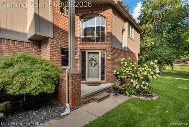 54937 Winter Court, Shelby Twp, MI 48316