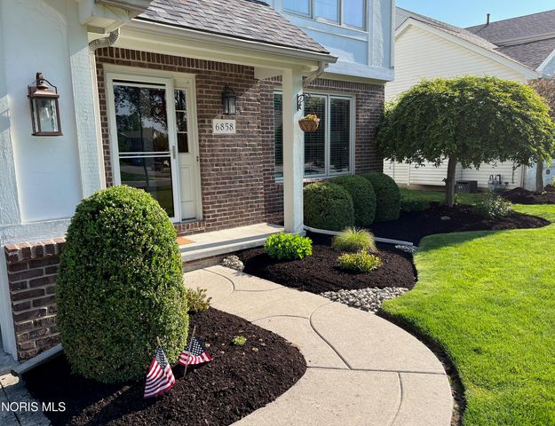 6858 Wexford Hill Lane, Holland, OH 43528