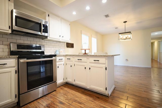 2700 Spring Valley Drive, Jonesboro, AR 72404