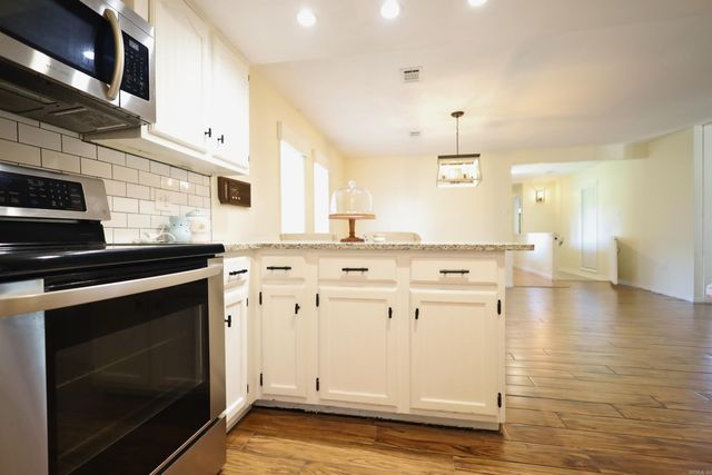2700 Spring Valley Drive, Jonesboro, AR 72404