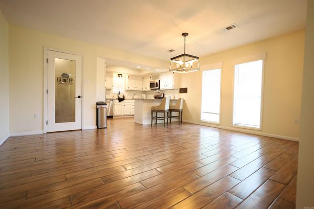 2700 Spring Valley Drive, Jonesboro, AR 72404
