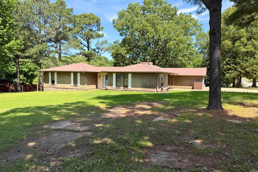 2700 Spring Valley Drive, Jonesboro, AR 72404