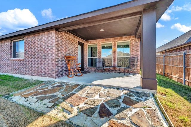 402 Shirley Drive, Alvarado, TX 76009