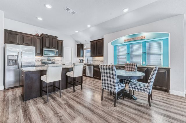 402 Shirley Drive, Alvarado, TX 76009