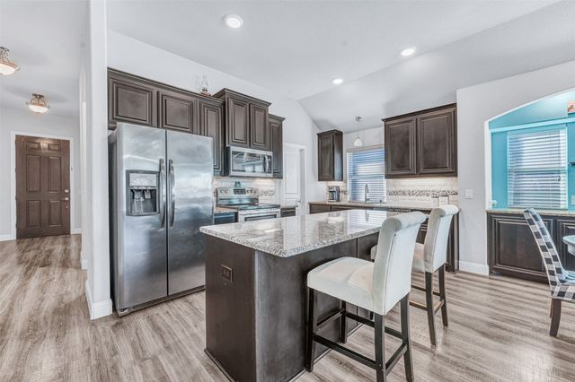 402 Shirley Drive, Alvarado, TX 76009