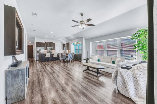 402 Shirley Drive, Alvarado, TX 76009