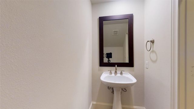 1708 Upland Lakes, Houston, TX 77043