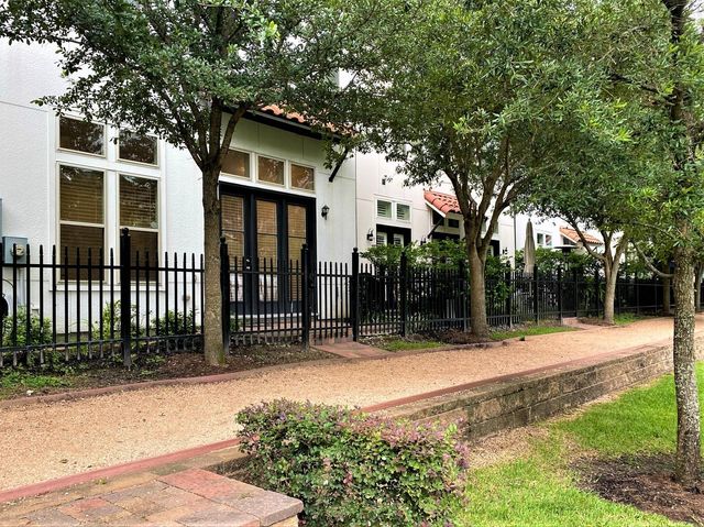 1708 Upland Lakes, Houston, TX 77043