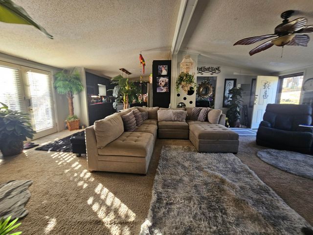 21760 Walnut Road, Wheatland, MO 65779