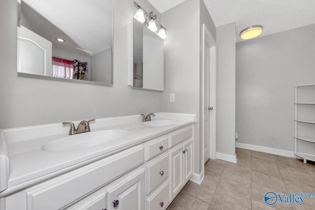233 Bonaire Drive, Huntsville, AL 35811