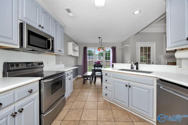 233 Bonaire Drive, Huntsville, AL 35811
