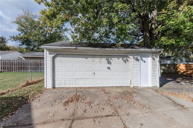 738 West Shore Boulevard, Sheffield Lake, OH 44054