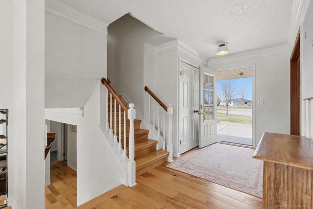 495 Lakes Edge Drive, Oxford, MI 48371