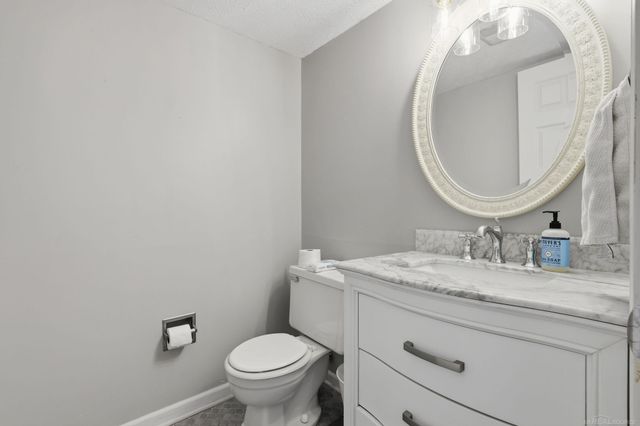 495 Lakes Edge Drive, Oxford, MI 48371