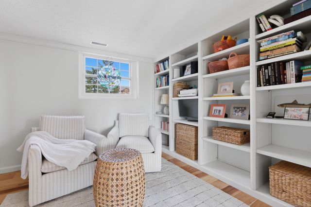 495 Lakes Edge Drive, Oxford, MI 48371