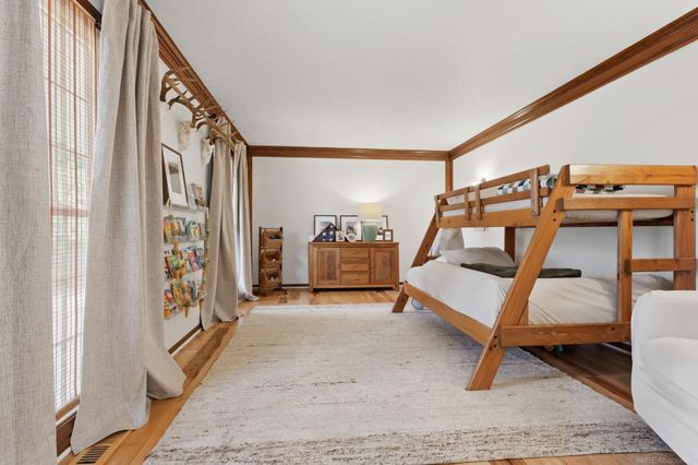 495 Lakes Edge Drive, Oxford, MI 48371