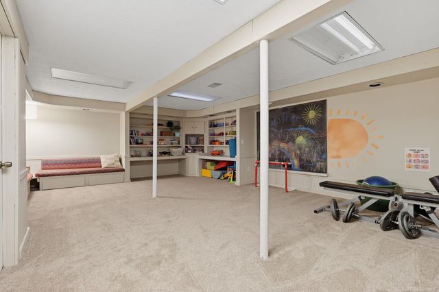 495 Lakes Edge Drive, Oxford, MI 48371