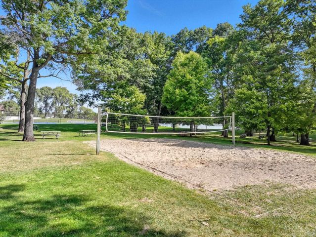 495 Lakes Edge Drive, Oxford, MI 48371