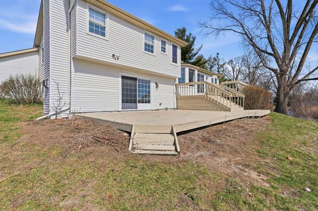 495 Lakes Edge Drive, Oxford, MI 48371