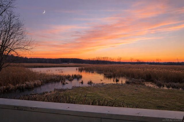 495 Lakes Edge Drive, Oxford, MI 48371