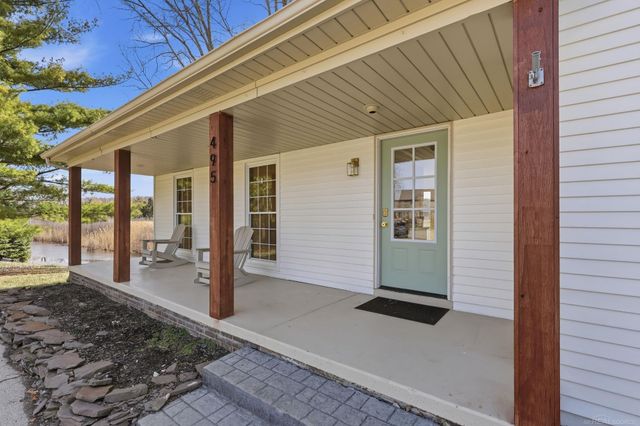 495 Lakes Edge Drive, Oxford, MI 48371