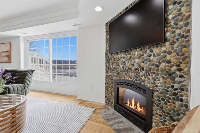 495 Lakes Edge Drive, Oxford, MI 48371