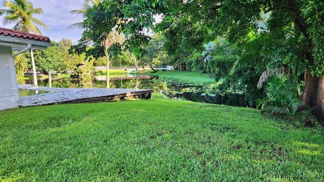 14101 Luray Road, Southwest Ranches, FL 33330