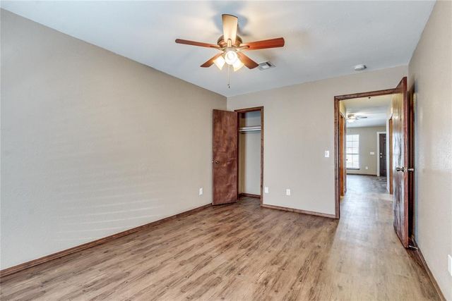 501 S Greengate Drive, Yukon, OK 73099