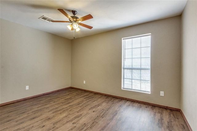 501 S Greengate Drive, Yukon, OK 73099