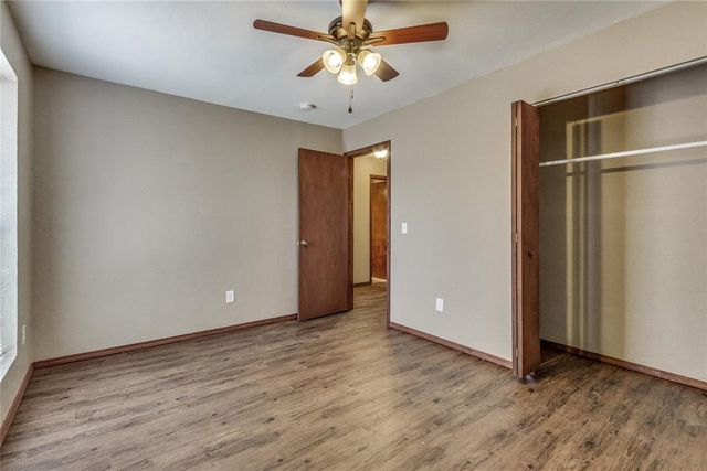 501 S Greengate Drive, Yukon, OK 73099