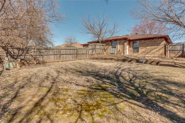 501 S Greengate Drive, Yukon, OK 73099