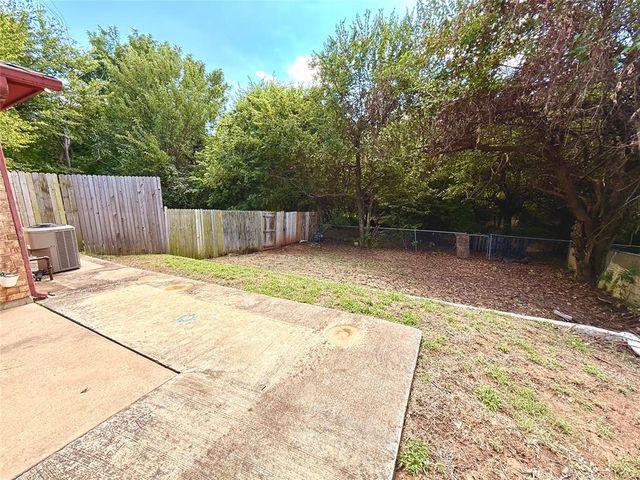 501 S Greengate Drive, Yukon, OK 73099