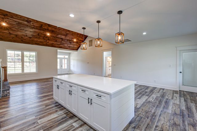 8301 Hartsville Pike, SE, Lebanon, TN 37087