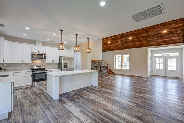 8301 Hartsville Pike, SE, Lebanon, TN 37087